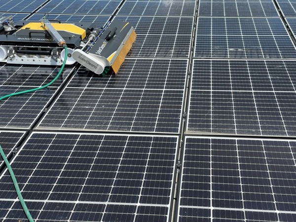 Commercial Solar Panel Cleaning